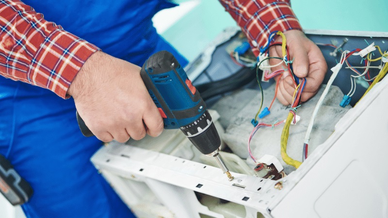 Bahçelievler Eminçelik Eminçelik çamaşır makinesi kart tamiri – Su almama arızası orijinal parça ile giderildi. - Teknik servis örneği